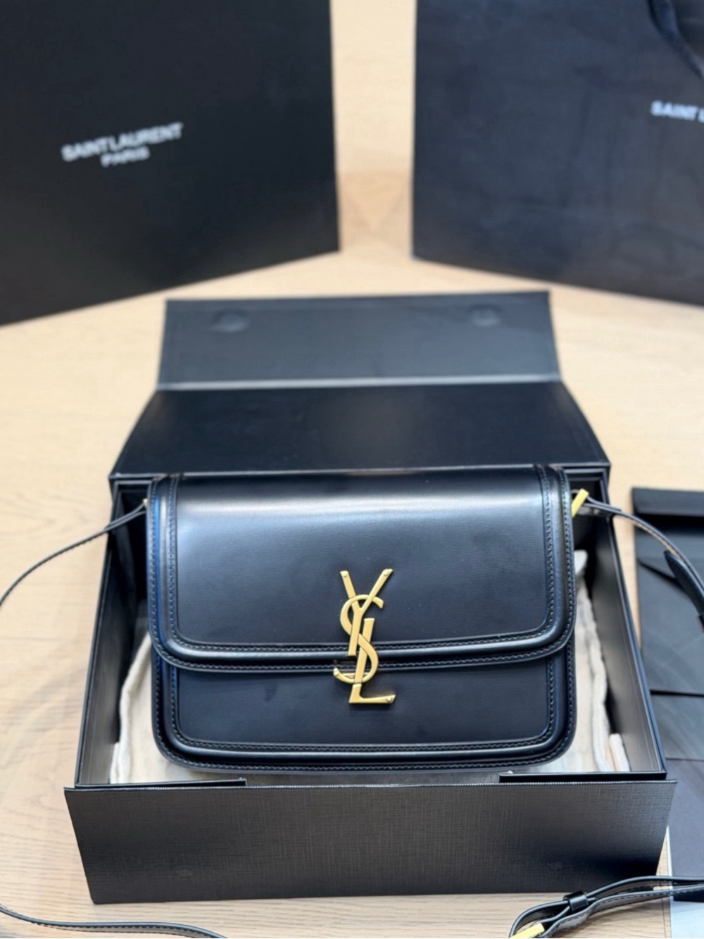 Yves Saint Laurent Bag - Picture 4 of 8